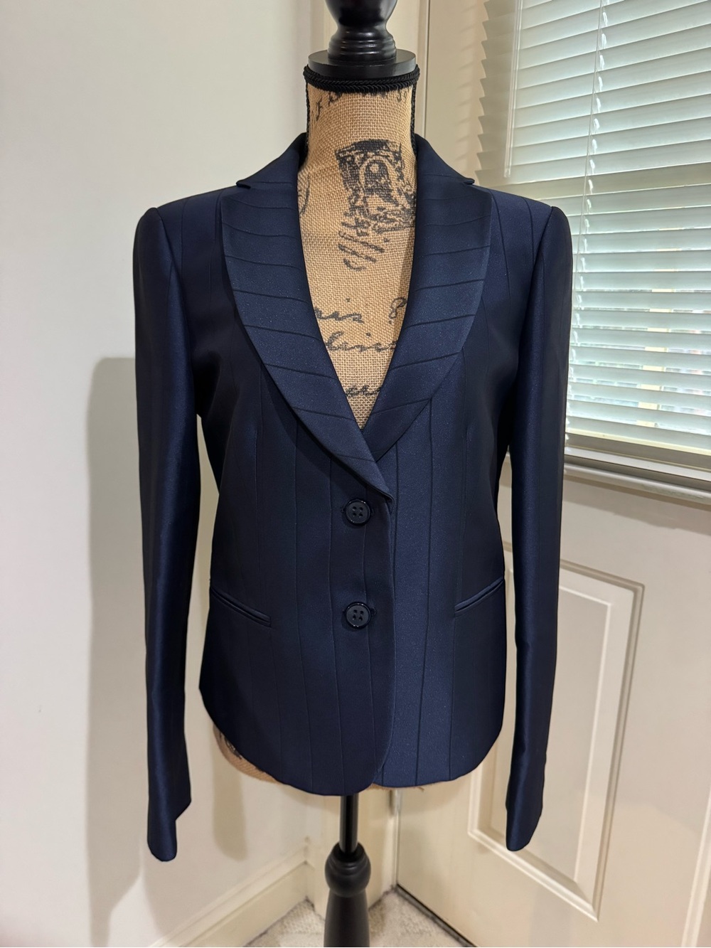Emporio Armani Navy Pinstripe Satin-Lapel Blazer size 46 Italian / M